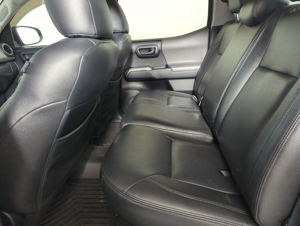 Used 2016 Toyota Tacoma SR5 w/ SR5 Appearance Package (SN) RWD image 20