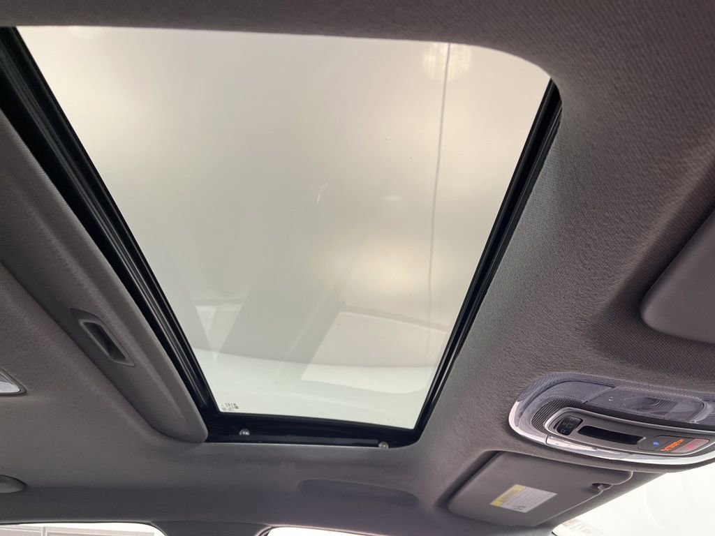 Used 2025 Hyundai Elantra SEL image 5