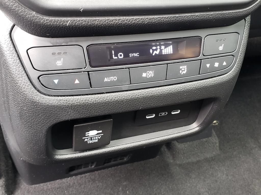 Used 2025 Honda Pilot Elite image 11