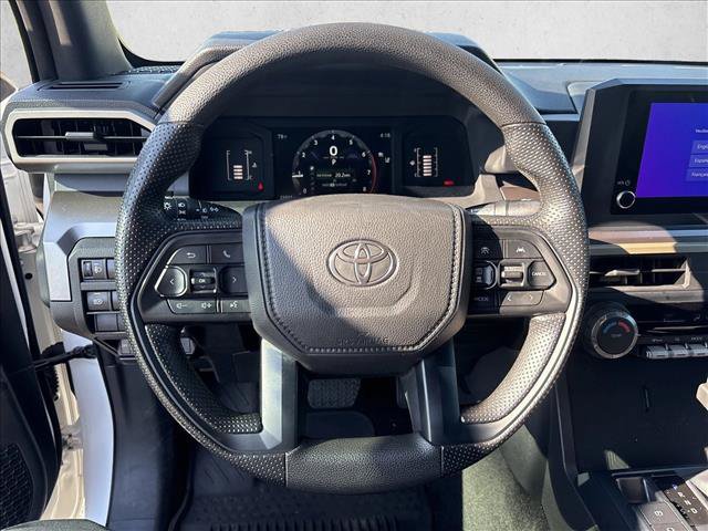 Certified 2025 Toyota Tacoma SR5 AWD/4WD image 17
