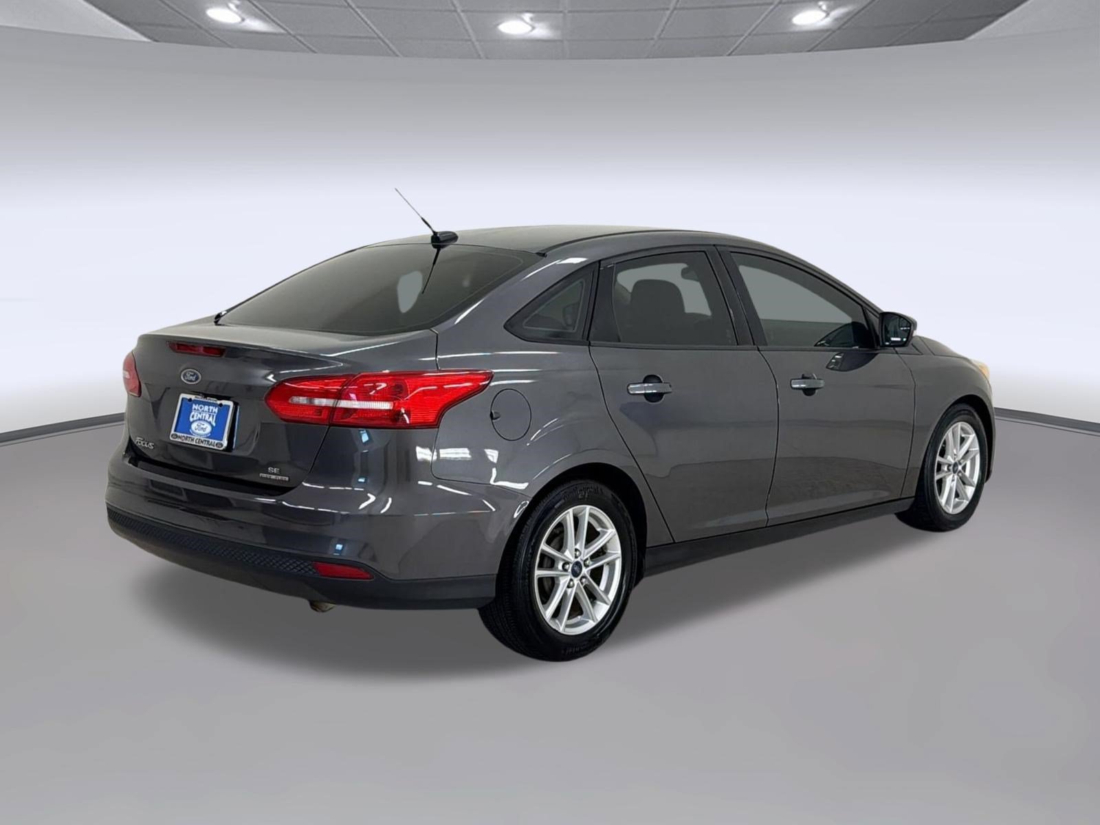 Used 2015 Ford Focus SE FWD image 9