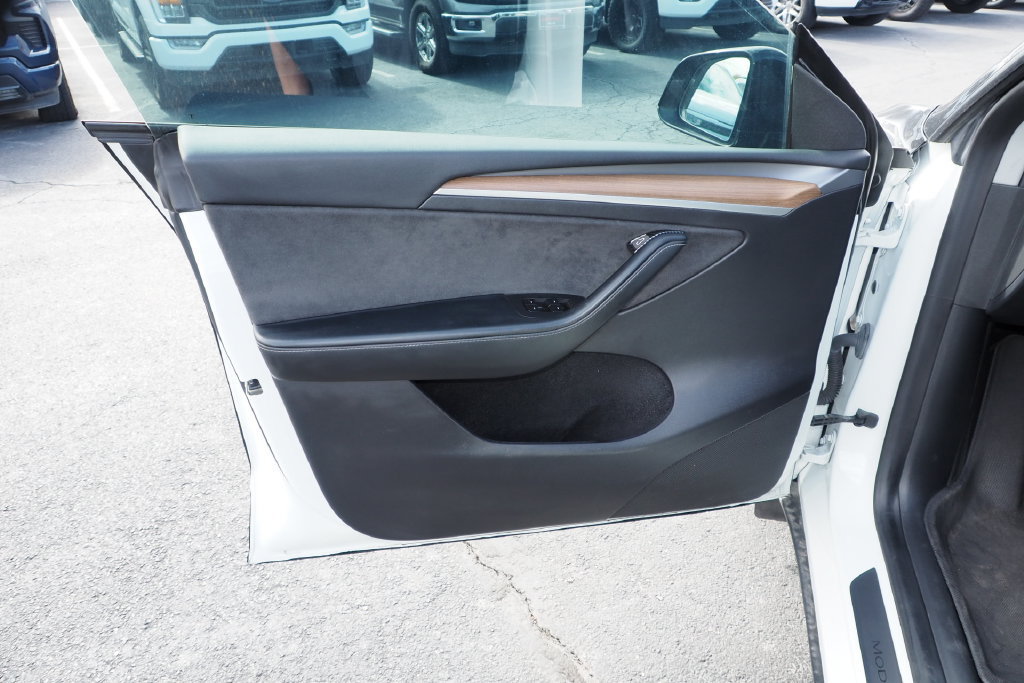 Used 2023 Tesla Model Y Long Range AWD/4WD image 14