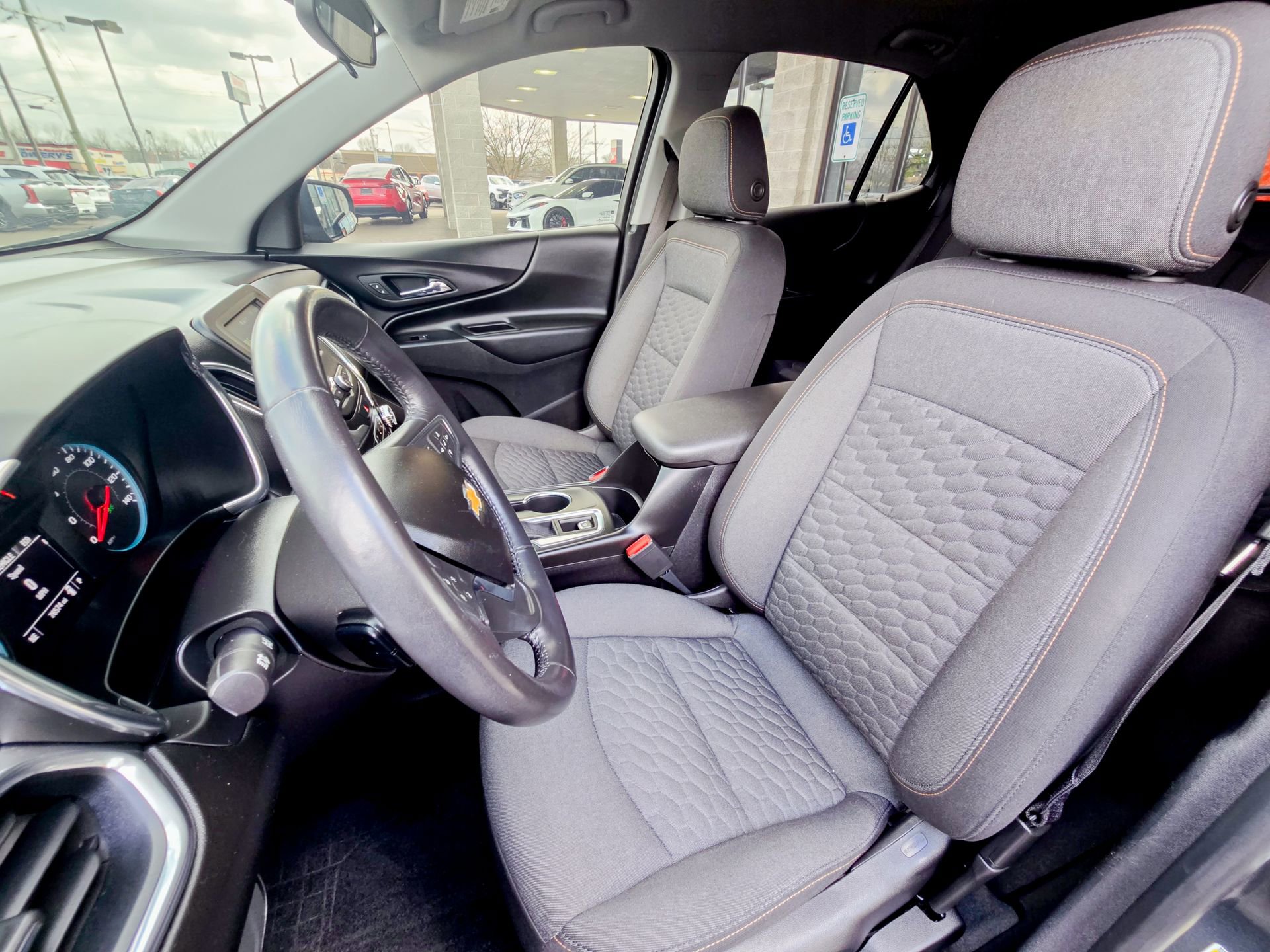 Used 2018 Chevrolet Equinox LT image 23