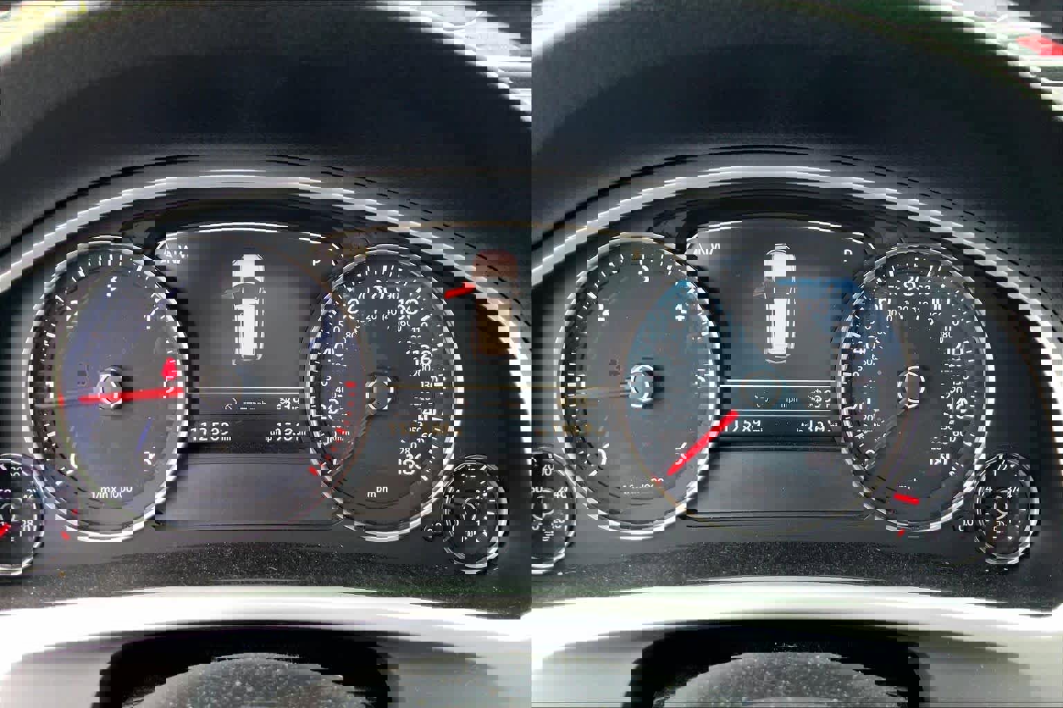 Used 2014 Volkswagen Touareg TDI image 26