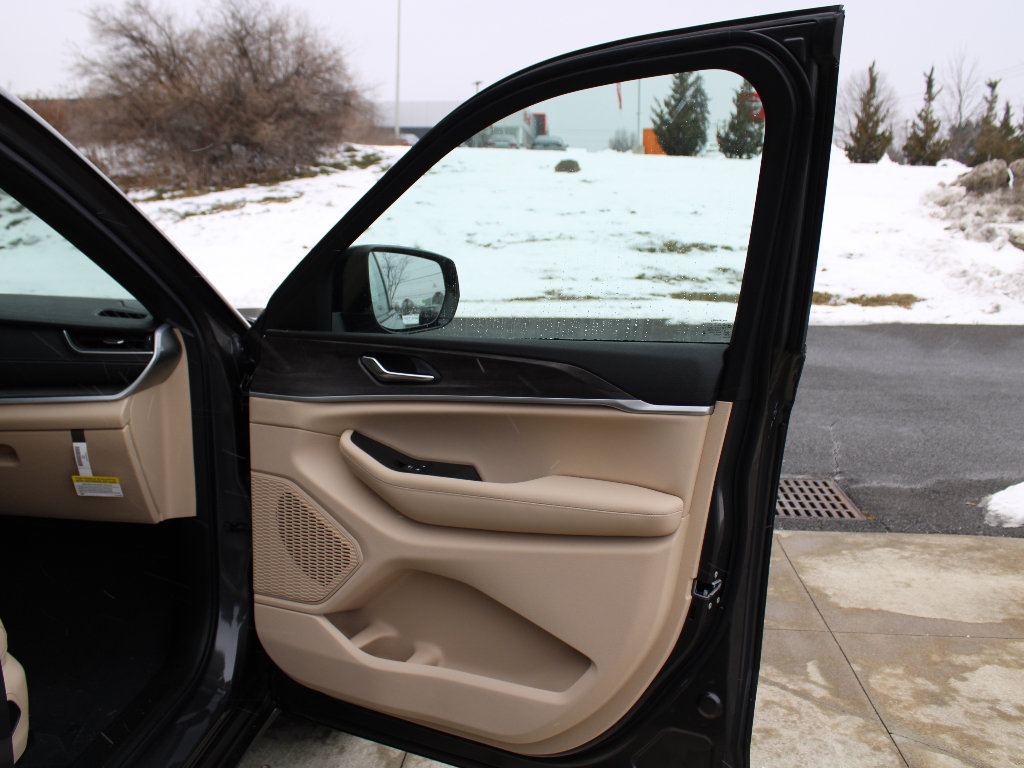 New 2025 Jeep Grand Cherokee Limited image 19