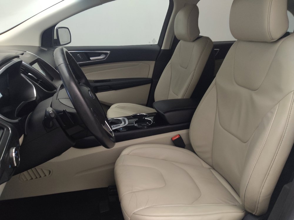 Used 2018 Ford Edge Titanium w/ Ford Safe & Smart Package FWD image 17