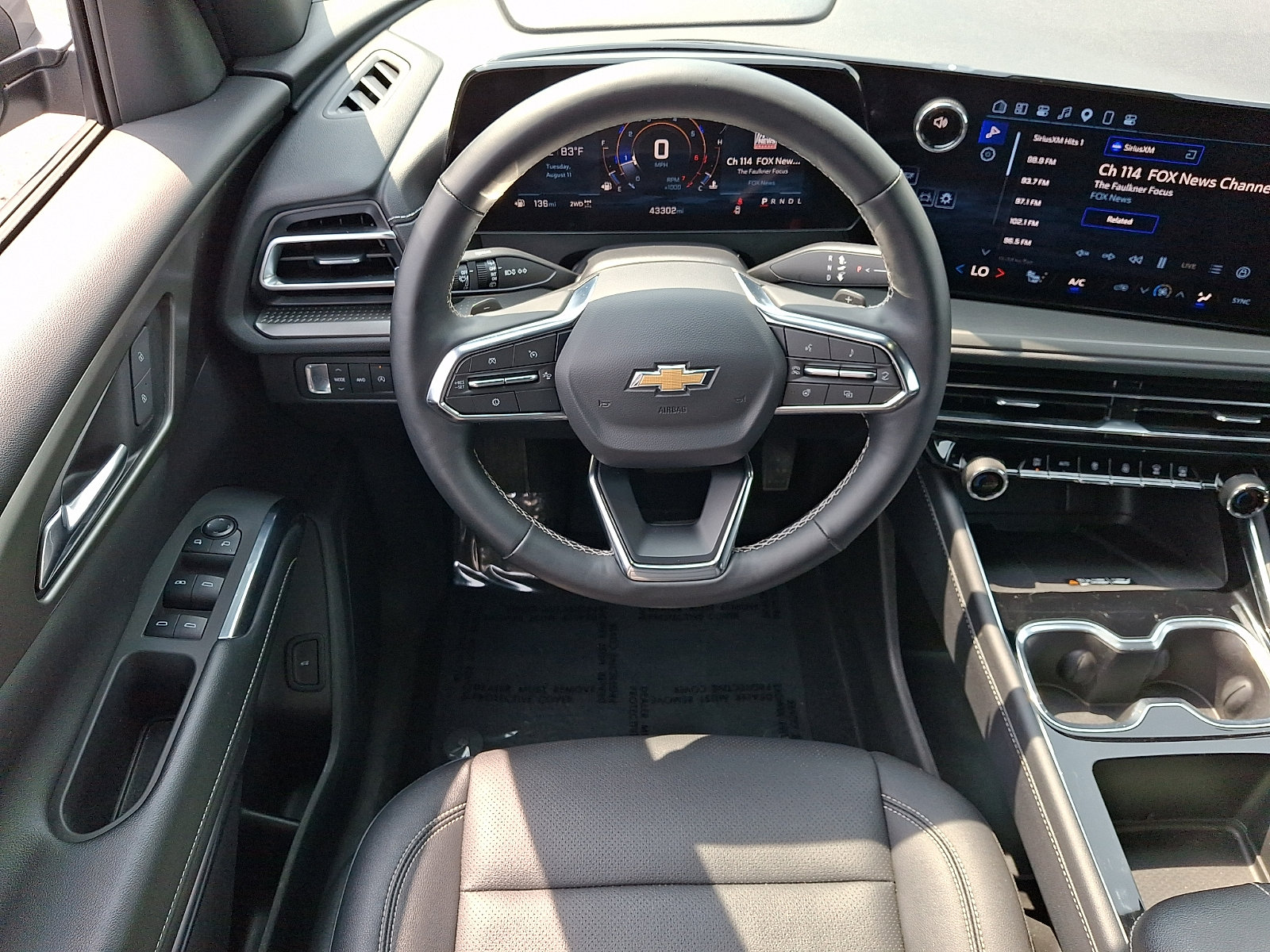 Used 2025 Chevrolet Traverse LT AWD/4WD image 13