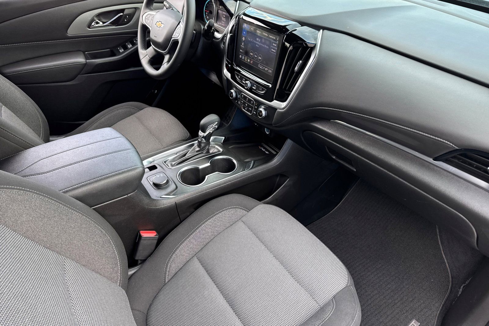 Used 2023 Chevrolet Traverse LT image 19