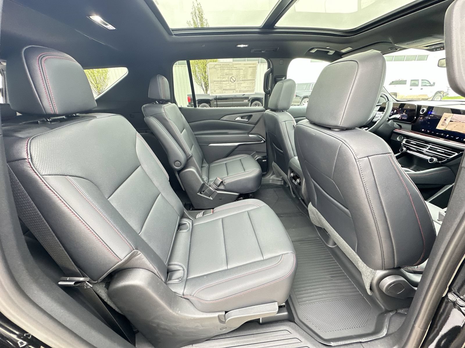 New 2026 Chevrolet Traverse Z71 w/ Enhanced Driving Package AWD/4WD image 28