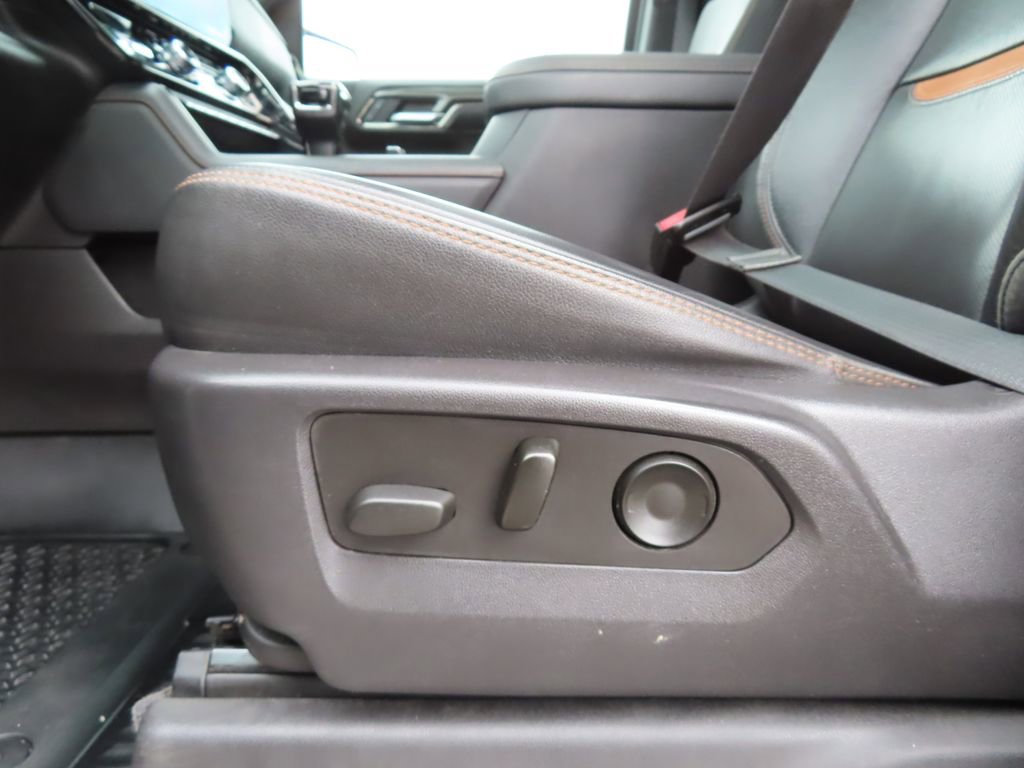 Certified 2023 GMC Sierra 1500 AT4 w/ Technology Package AWD/4WD image 7