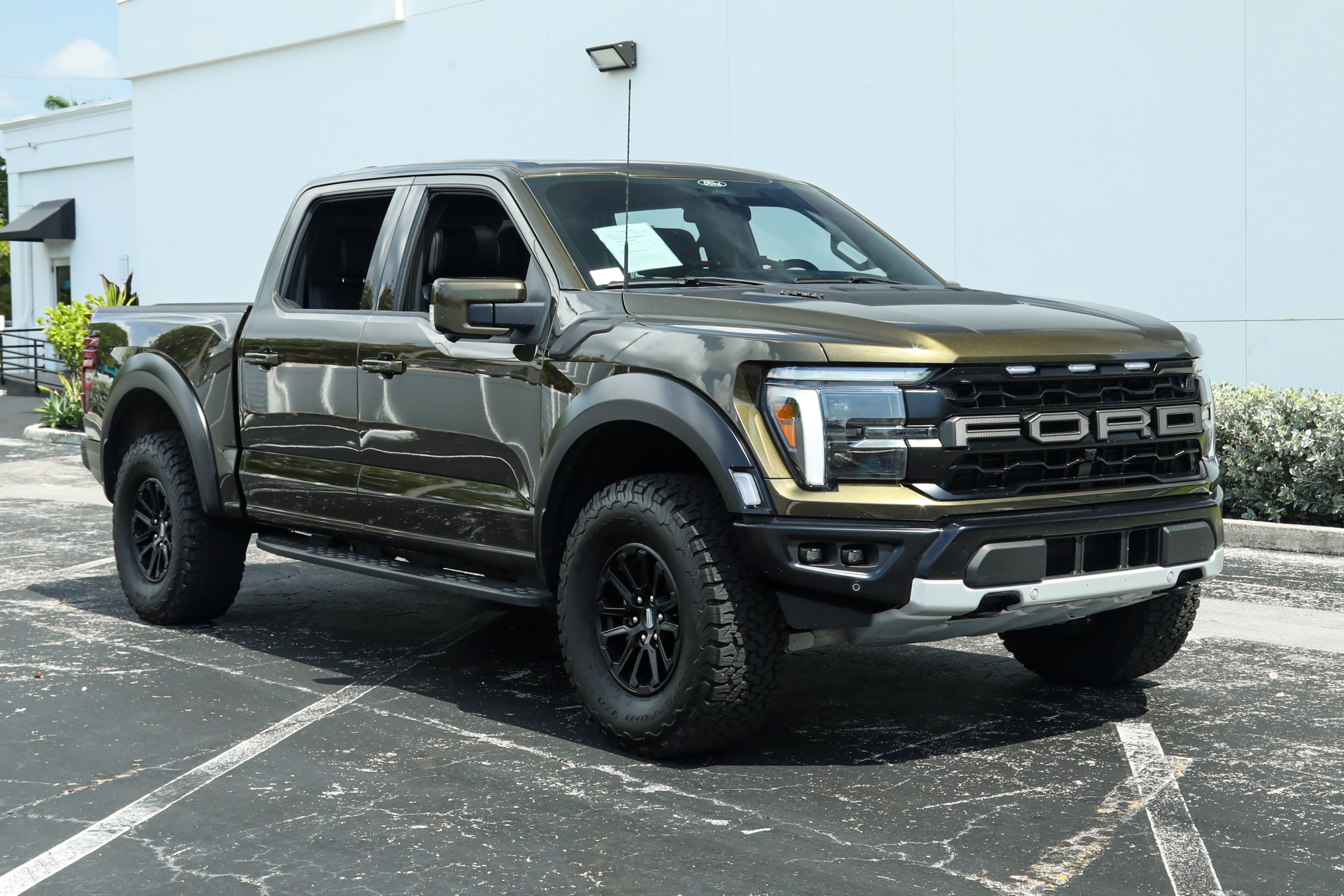 Used 2025 Ford F150 Raptor AWD/4WD image 7