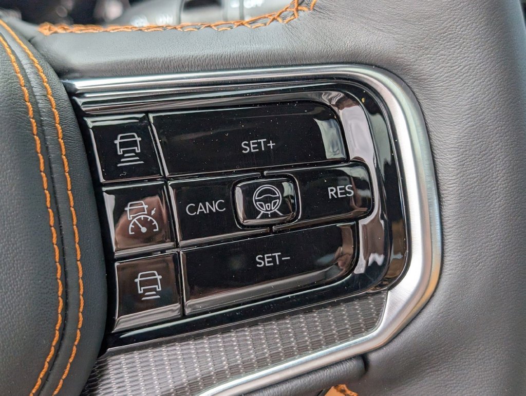 New 2026 Jeep Grand Wagoneer Summit AWD/4WD image 15