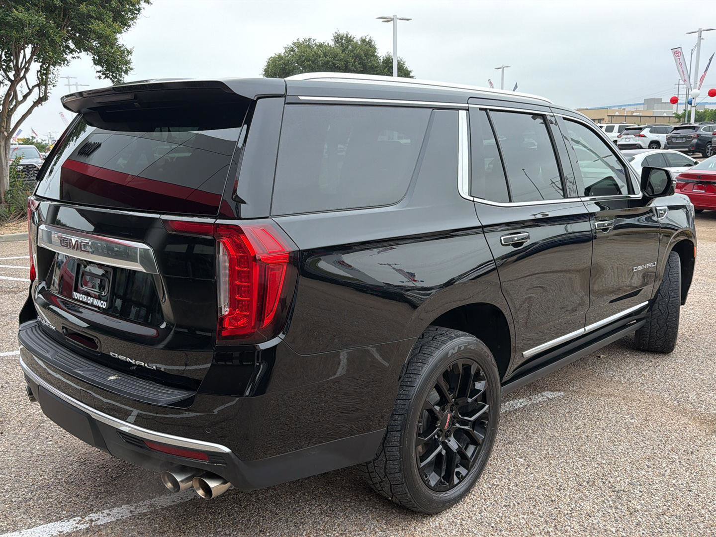 Used 2022 GMC Yukon Denali AWD/4WD image 3