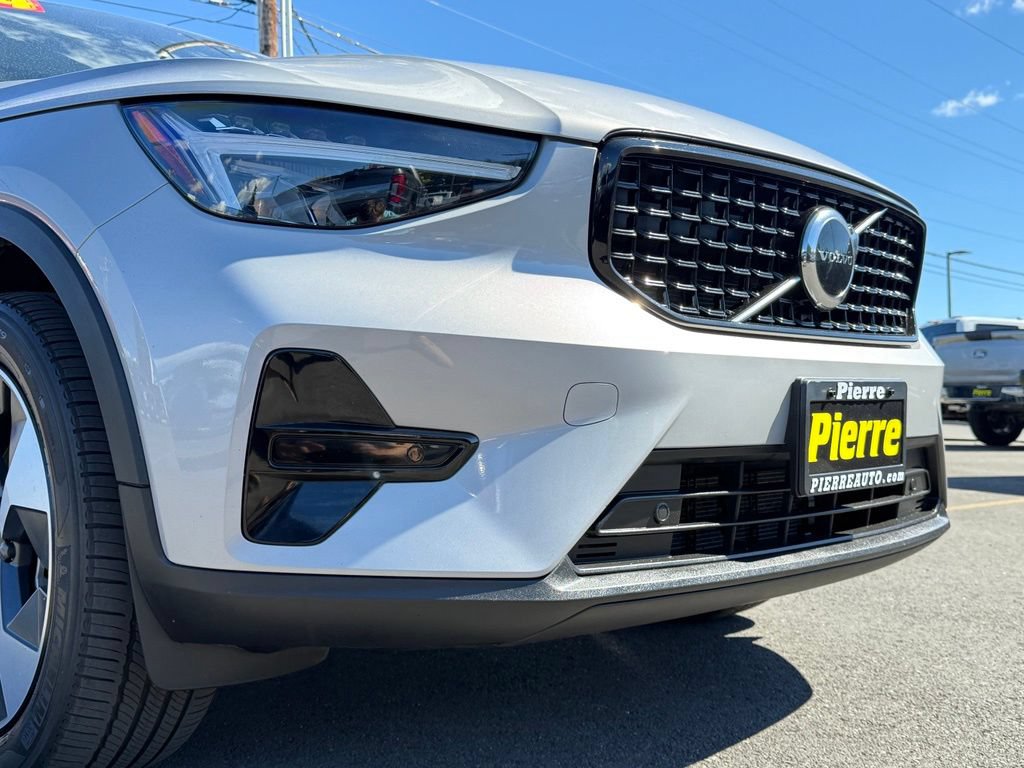 Used 2024 Volvo XC40 B5 Core AWD/4WD image 31