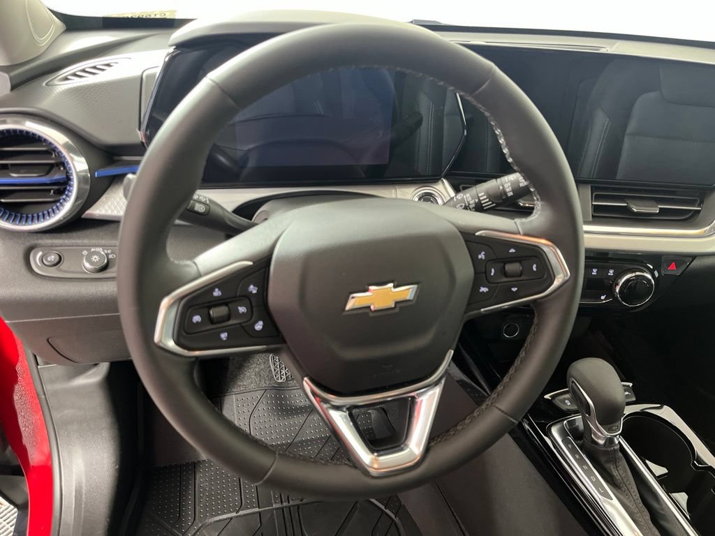 Certified 2026 Chevrolet Trax LT w/ Driver Confidence Package FWD image 25