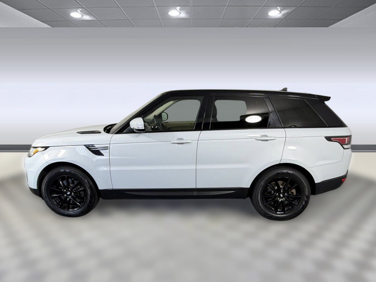Used 2016 Land Rover Range Rover Sport SE AWD/4WD image 2