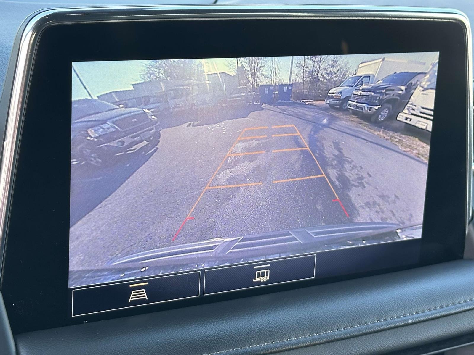 Used 2021 Chevrolet Suburban LS w/ Driver Alert Package image 11