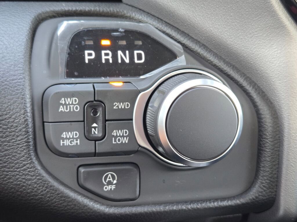 New 2026 RAM 1500 4x4 Crew Cab image 23