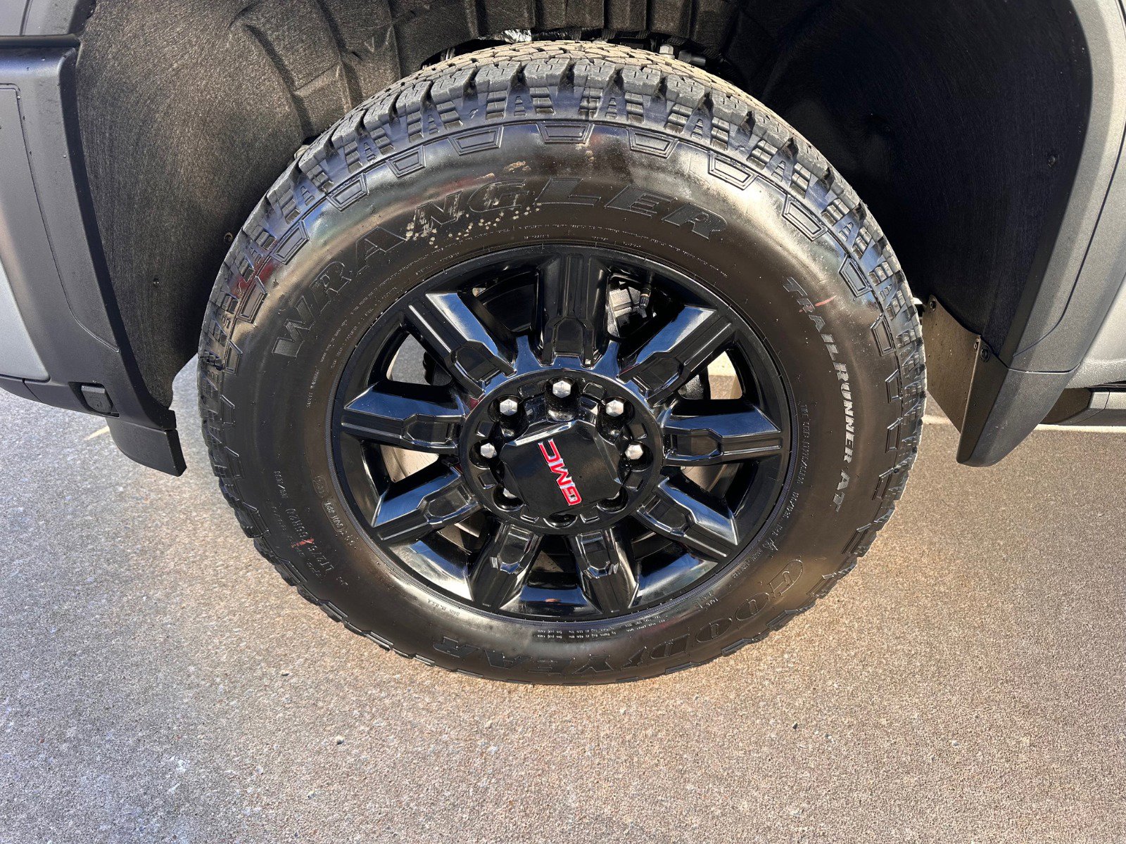 New 2026 GMC Sierra 2500 AT4 w/ AT4 Premium Plus Package image 4