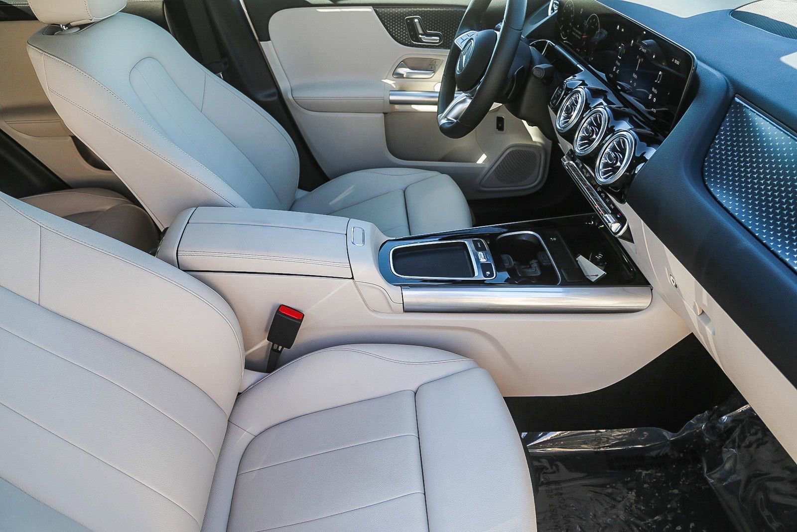 Certified 2025 Mercedes-Benz GLA 250 4MATIC image 15