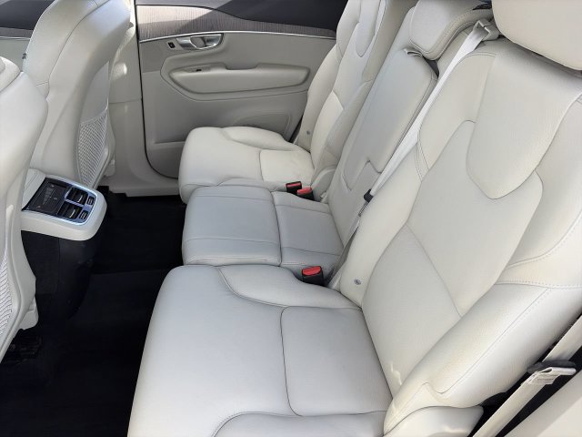 Used 2023 Volvo XC90 B6 Plus w/ Protection Package Premier AWD/4WD image 17