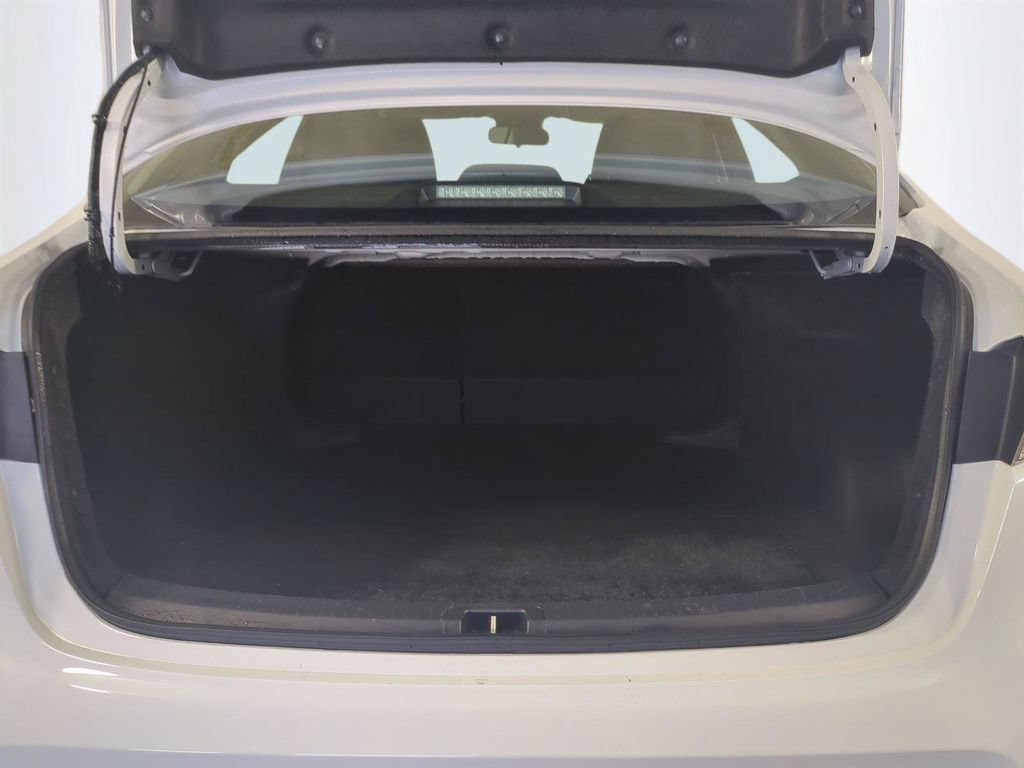 Used 2025 Toyota Corolla LE FWD image 16