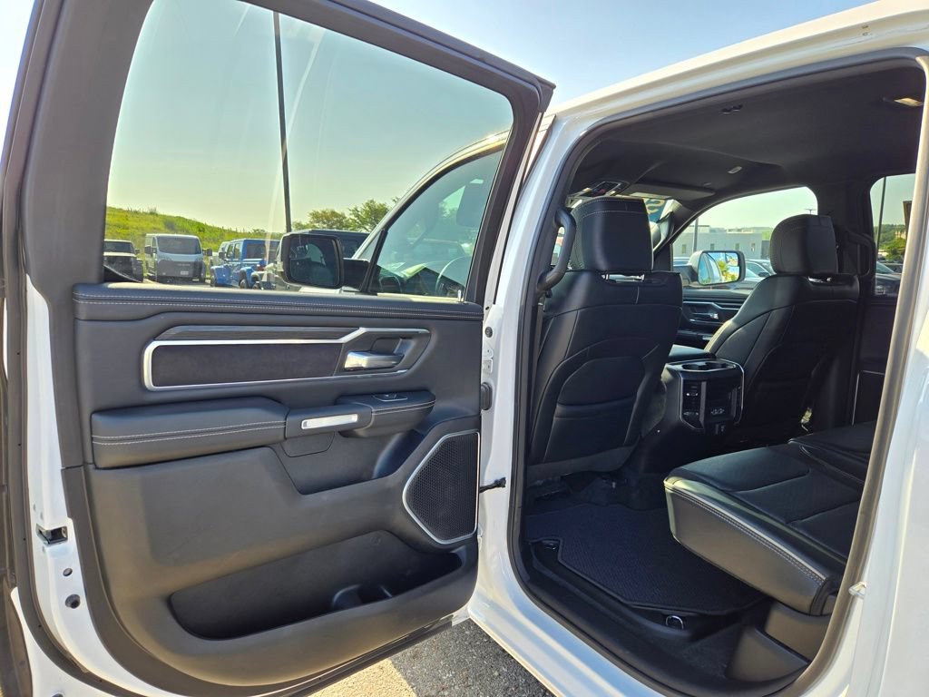 Used 2023 RAM 1500 Laramie AWD/4WD image 29