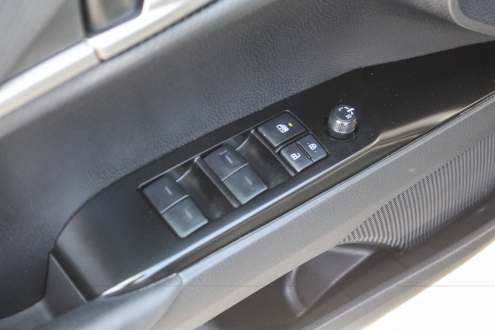 Used 2026 Toyota Camry SE FWD image 27