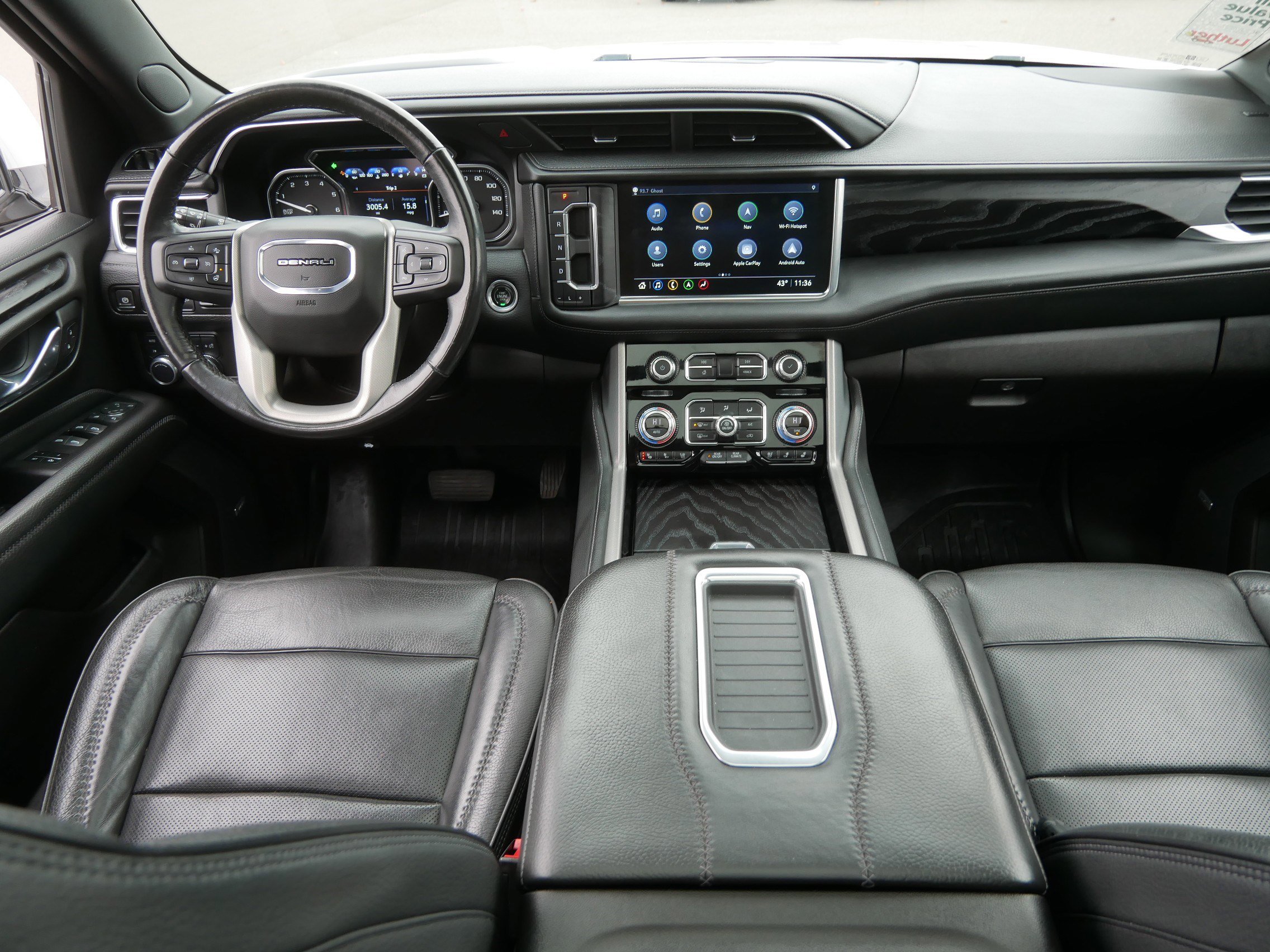 Used 2021 GMC Yukon Denali w/ Denali Premium Package image 10