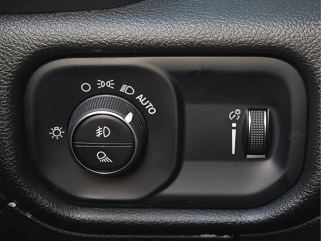 Used 2025 RAM 1500 Classic Warlock AWD/4WD image 17