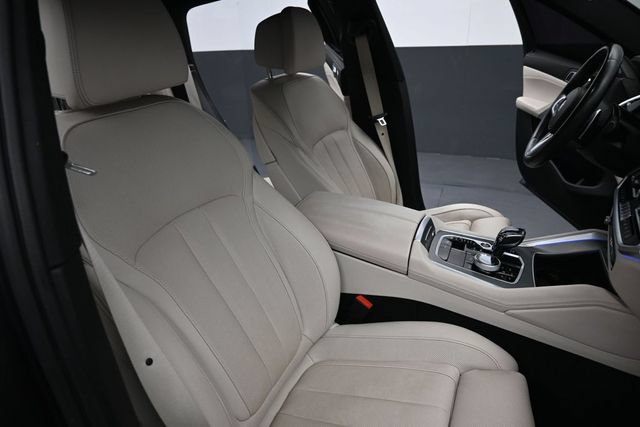 Used 2021 BMW X6 M50i w/ Executive Package AWD/4WD image 28