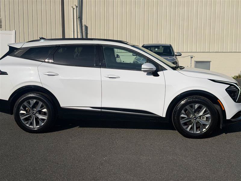 Used 2025 Kia Sportage EX w/ Premium Package FWD image 9
