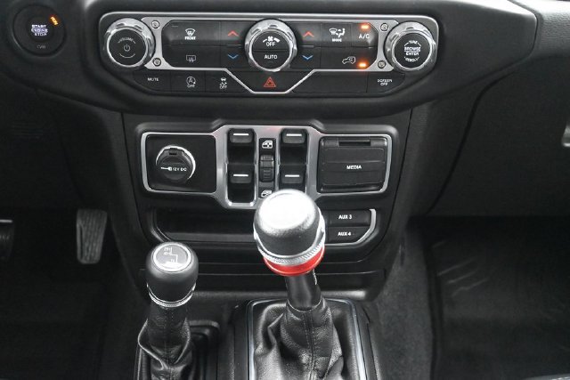 Used 2020 Jeep Wrangler Unlimited Sahara AWD/4WD image 15