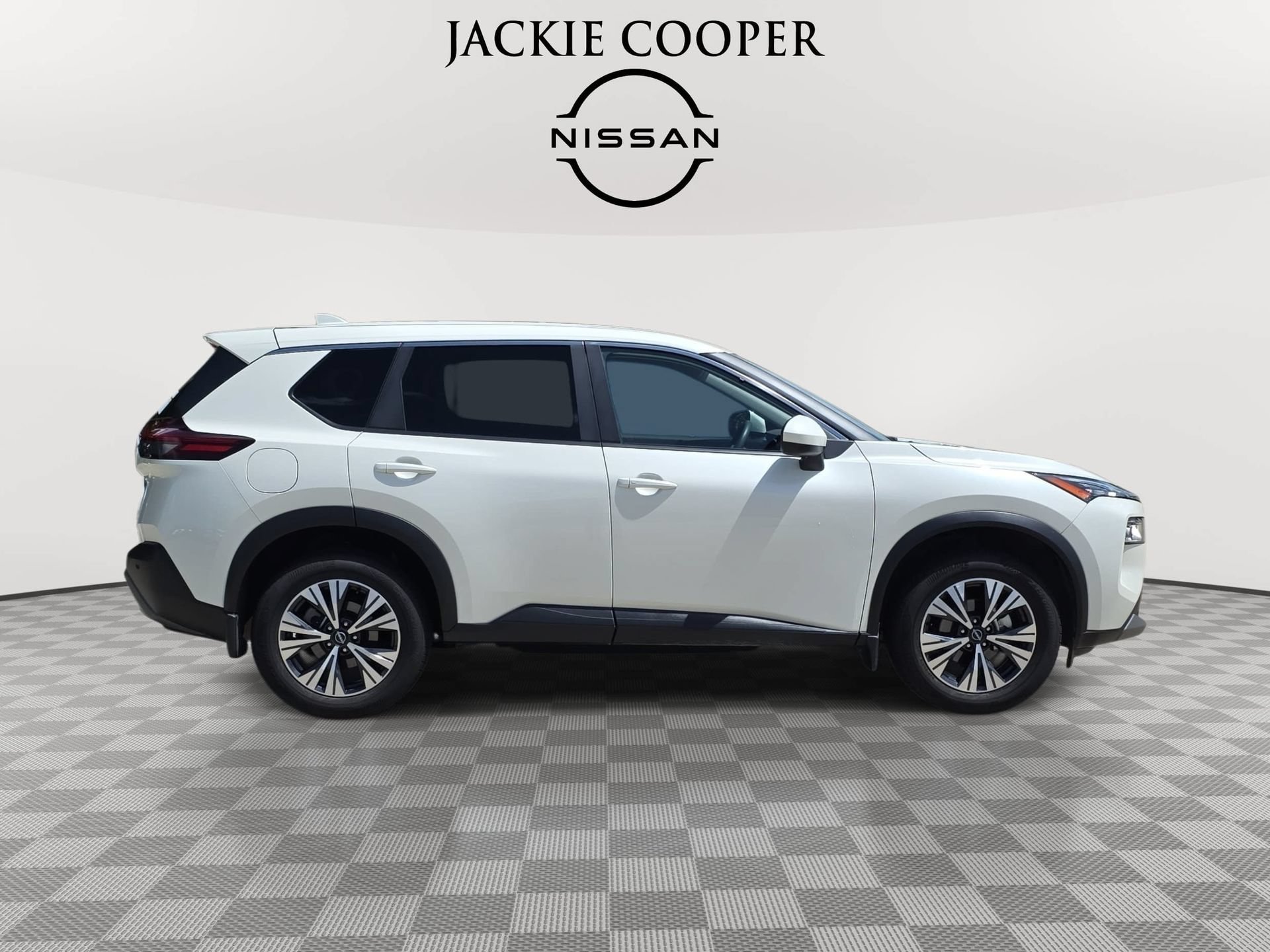 Used 2023 Nissan Rogue SV FWD image 4