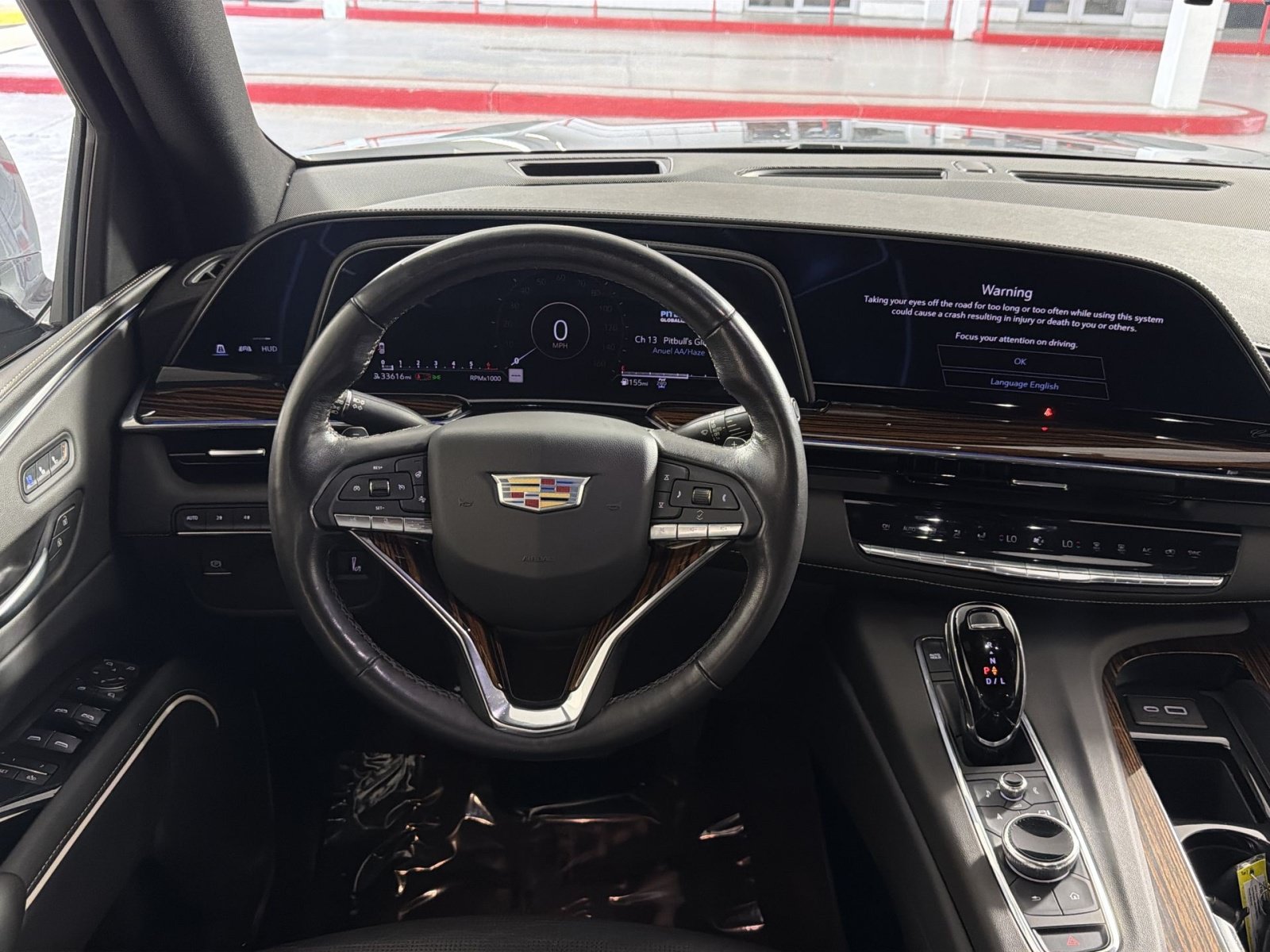 Used 2022 Cadillac Escalade Premium Luxury AWD/4WD image 13