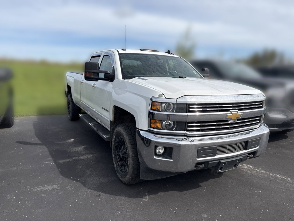 Used 2015 Chevrolet Silverado 2500 LT AWD/4WD image 3