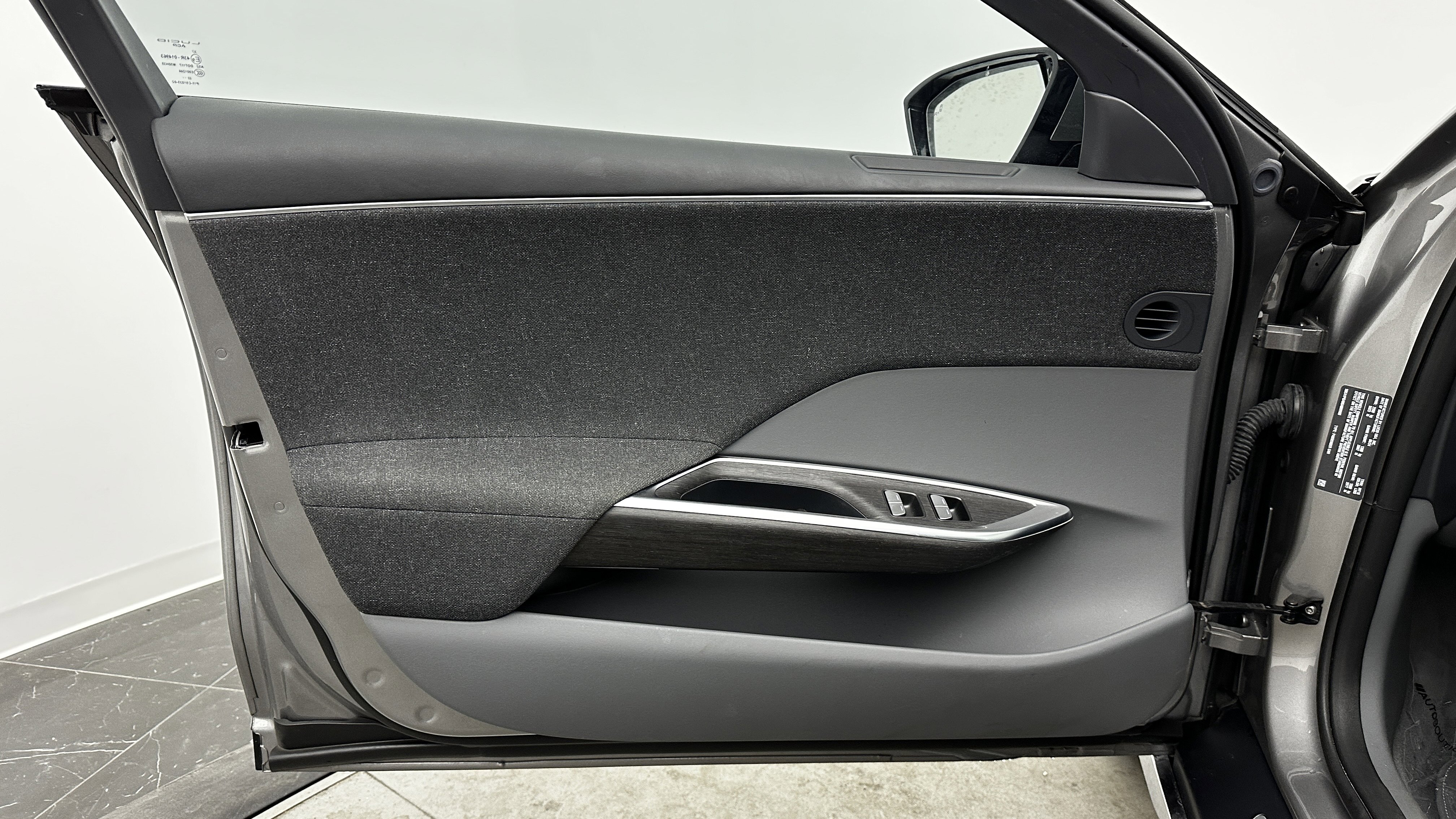 Used 2025 Lucid Air Pure image 11