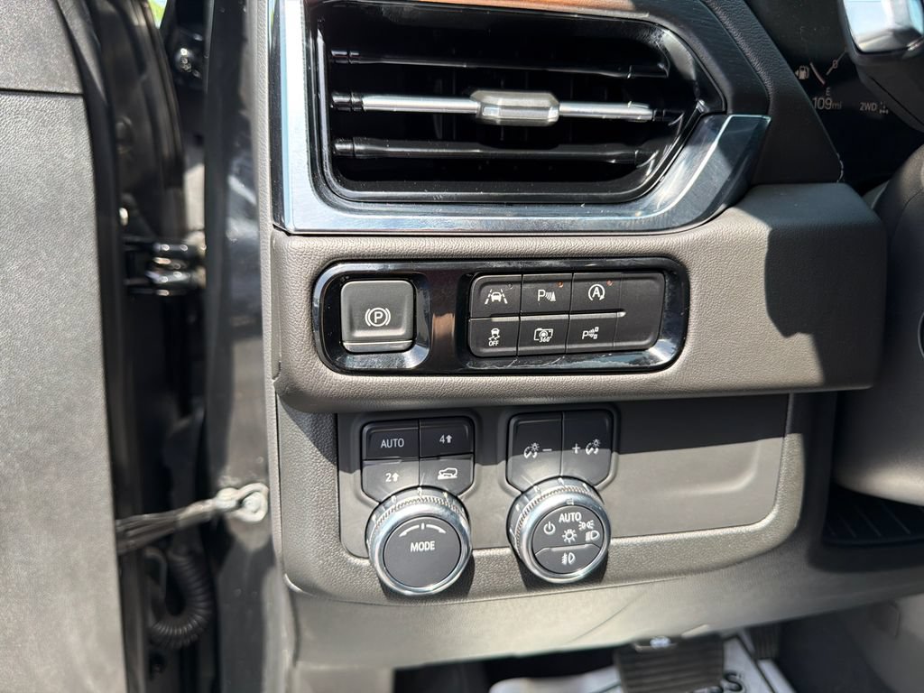 Used 2025 GMC Yukon Denali AWD/4WD image 28