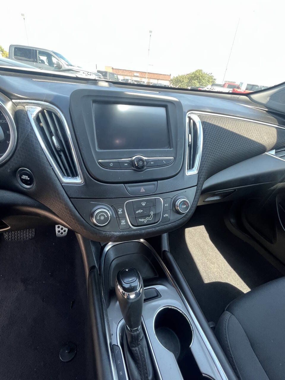 Used 2017 Chevrolet Malibu LT image 15