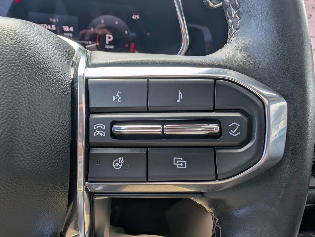 Used 2023 GMC Canyon Denali w/ Denali Black Edition image 28