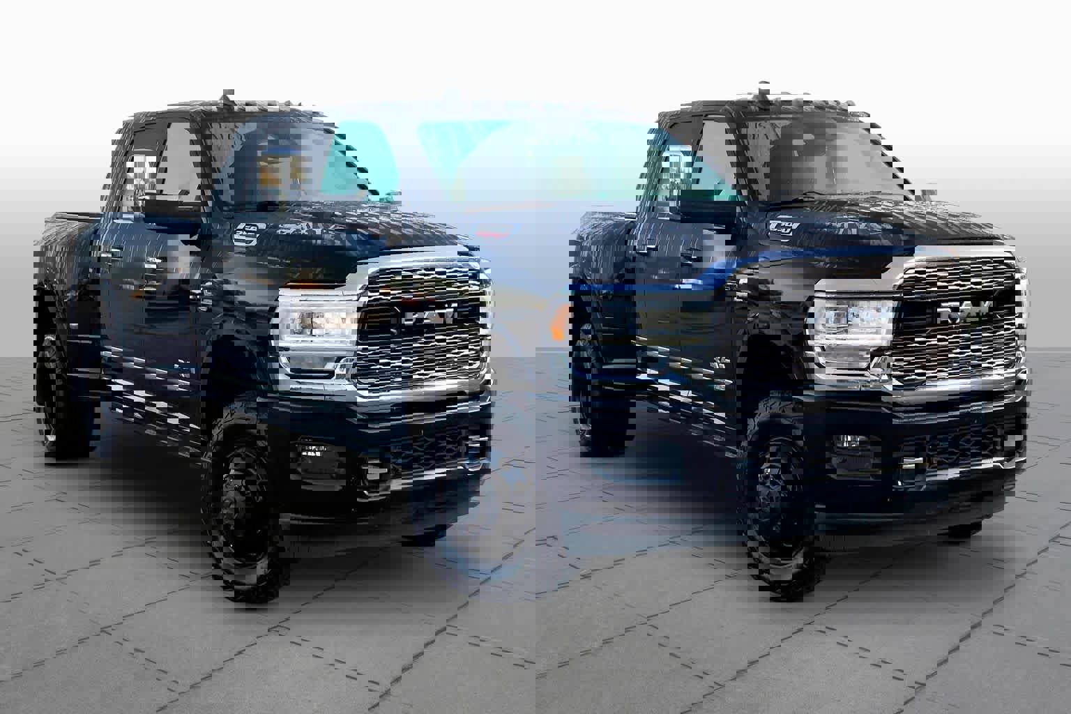 Used 2019 RAM 3500 Limited image 2