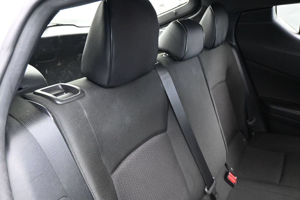 Used 2019 Toyota C-HR LE FWD image 33