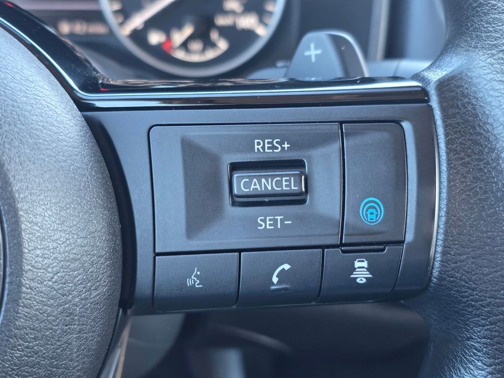 Used 2023 Nissan Rogue SV image 45