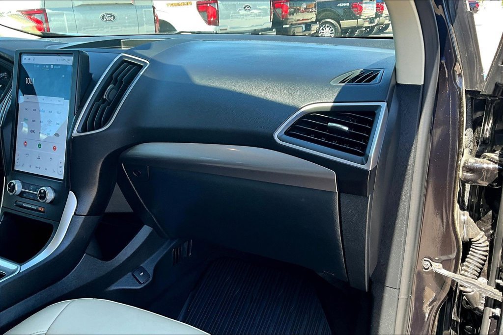 Used 2024 Ford Edge SEL AWD/4WD image 16