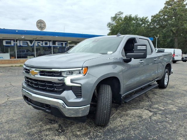 Used 2023 Chevrolet Silverado 1500 LT w/ Leather Package AWD/4WD image 13
