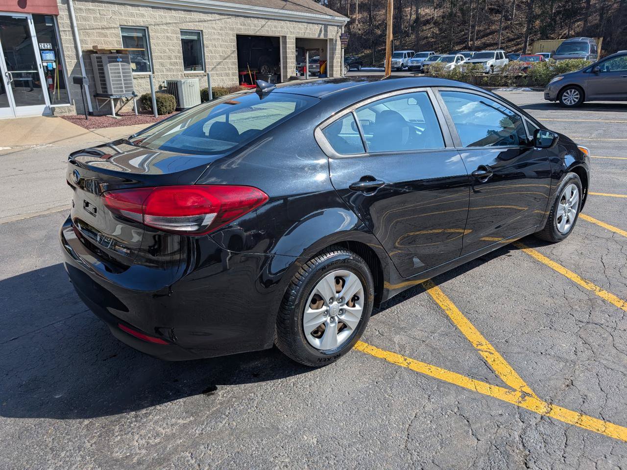 Used 2018 Kia Forte LX FWD image 7