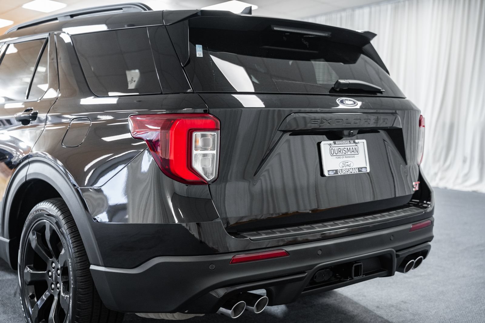 Certified 2023 Ford Explorer ST w/ Technology Package AWD/4WD image 6