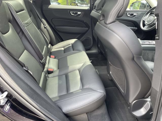 Used 2019 Volvo XC60 T6 Momentum w/ Multimedia Package AWD/4WD image 20