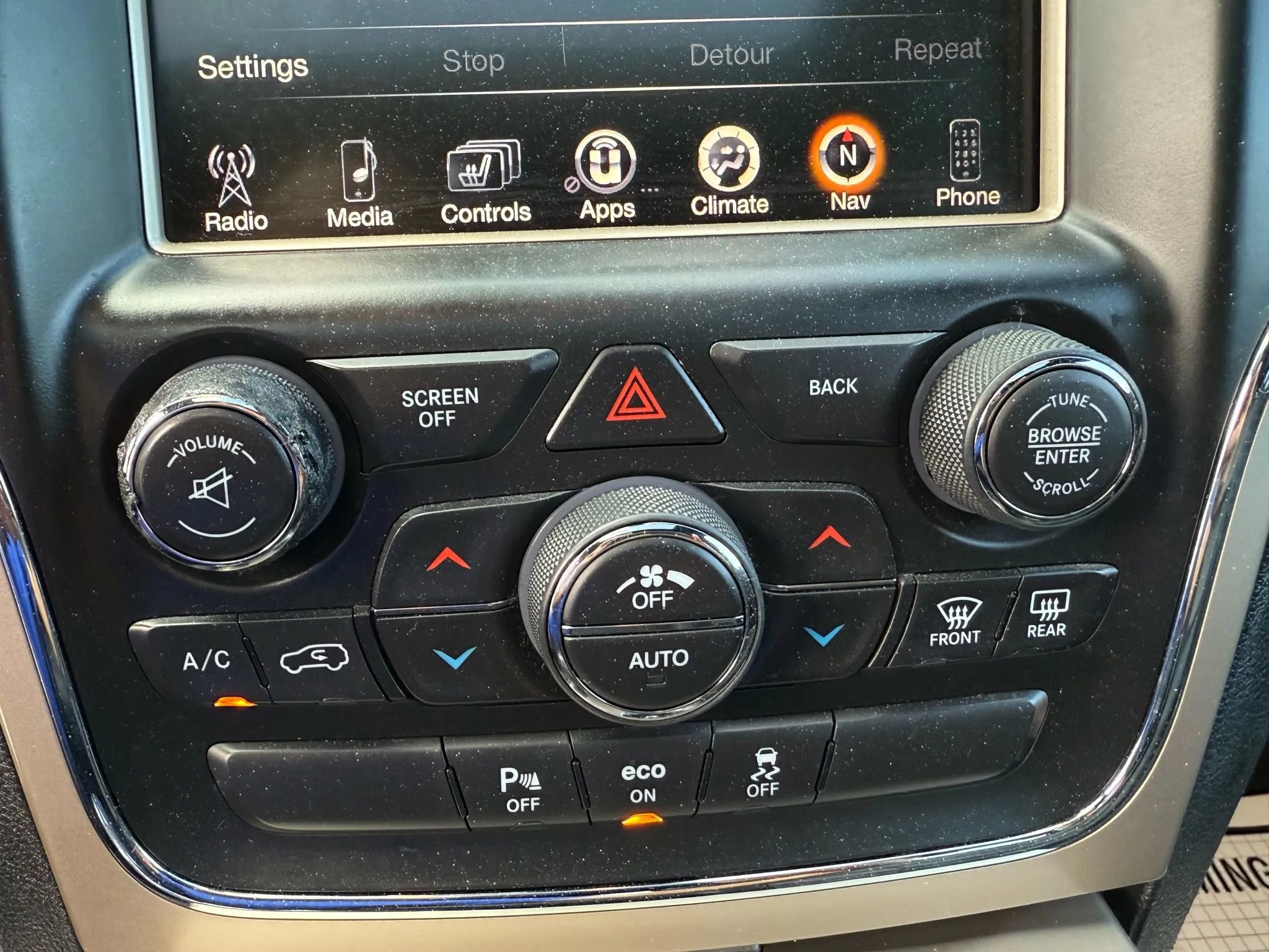 Used 2014 Jeep Grand Cherokee Limited AWD/4WD image 16
