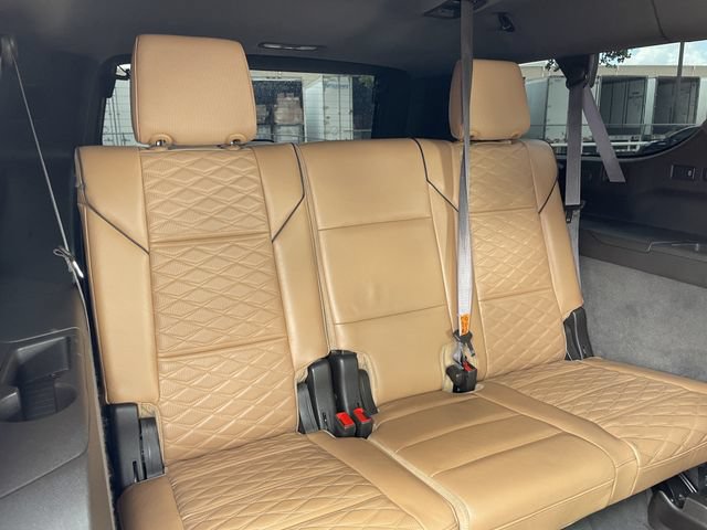 Used 2022 Cadillac Escalade ESV Premium Luxury AWD/4WD image 32